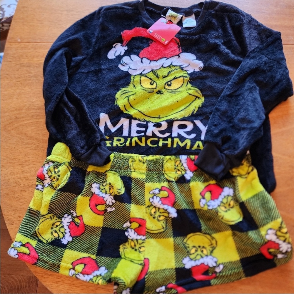 Dr. Seuss Grinch Pajama Set - Black and Yellow